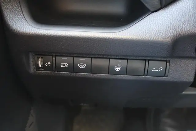 2025 Toyota RAV4 XLE AWD - Photo 20