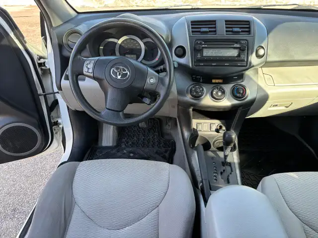 2012 Toyota RAV4 BASE - Photo 10