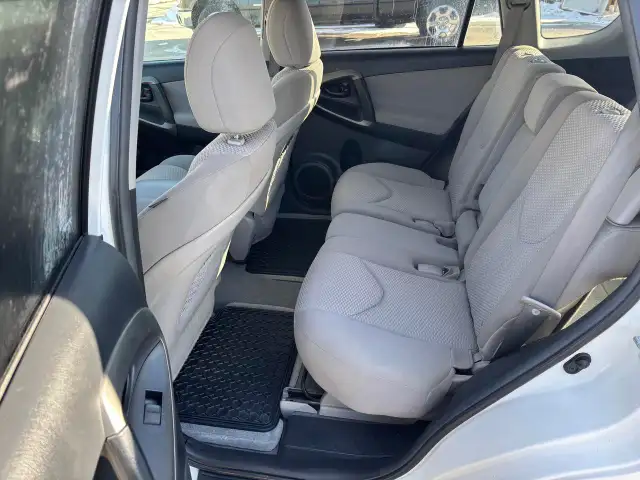 2012 Toyota RAV4 BASE - Photo 13