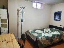 Furnished Bsmt bachelo/Separate entrance/Utilities included - Photo 2