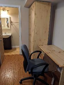 Furnished Bsmt bachelo/Separate entrance/Utilities included - Photo 4