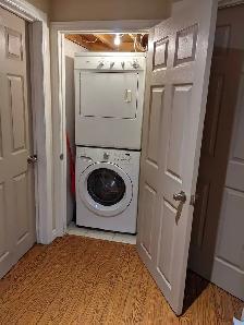 Furnished Bsmt bachelo/Separate entrance/Utilities included - Photo 8