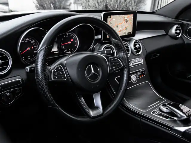 2018 Mercedes-Benz C-Class 300|AMG|NIGHT|NAV|PANOROOF|360CAM|CLE - Photo 7