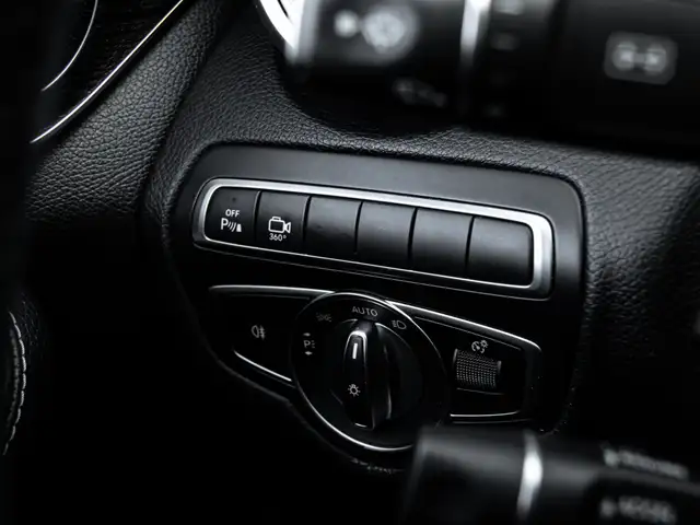 2018 Mercedes-Benz C-Class 300|AMG|NIGHT|NAV|PANOROOF|360CAM|CLE - Photo 16