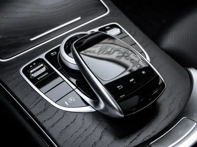 2018 Mercedes-Benz C-Class 300|AMG|NIGHT|NAV|PANOROOF|360CAM|CLE - Photo 23