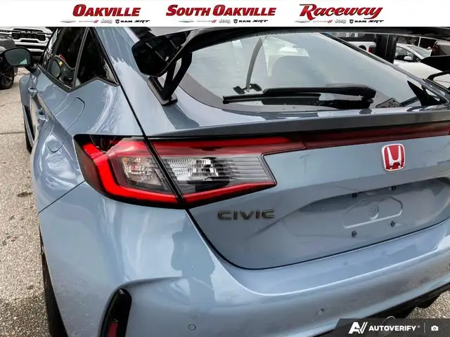 2025 Honda Civic Type R | 6SPD MANUAL | LIKE NEW | RARE | VERY L - Photo 11