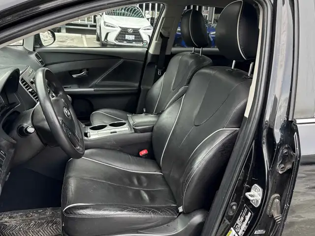 2015 Toyota Venza XLE V6 AWD Pano Roof Leather - Photo 14
