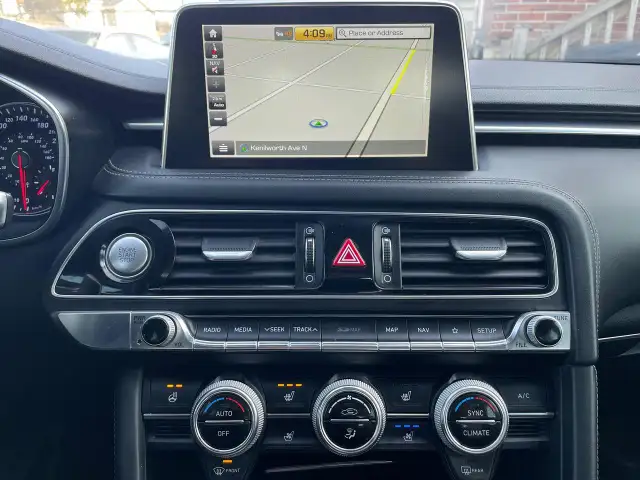 2019 Genesis G70 2.0T Prestige AWD HEATED & VENTILATED SEATS - Photo 16