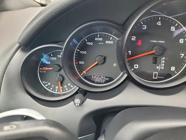 2016 Porsche Cayenne Base | No Accidents Reported - Photo 9