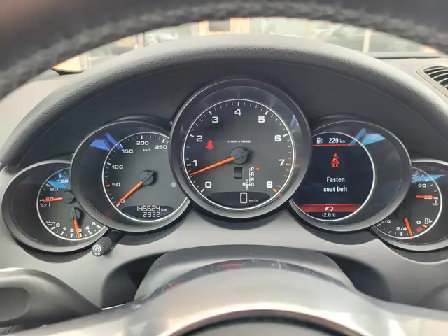 2016 Porsche Cayenne Base | No Accidents Reported - Photo 10