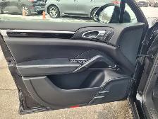 2016 Porsche Cayenne Base | No Accidents Reported - Photo 19