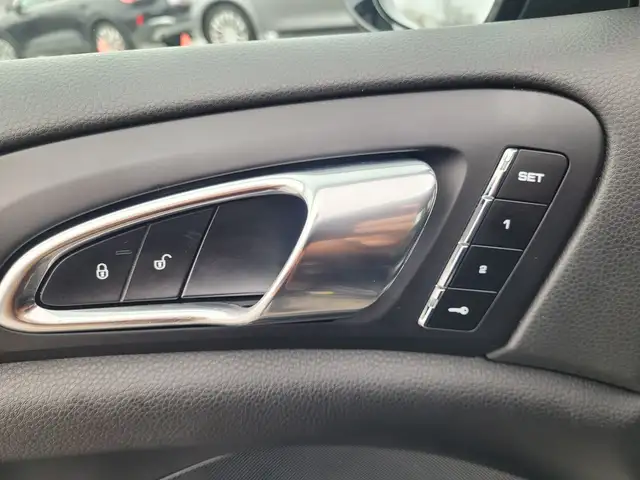 2016 Porsche Cayenne Base | No Accidents Reported - Photo 25