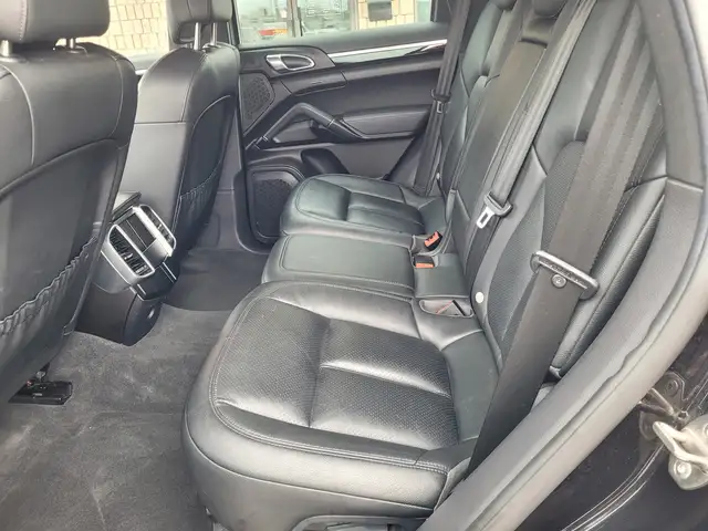 2016 Porsche Cayenne Base | No Accidents Reported - Photo 31