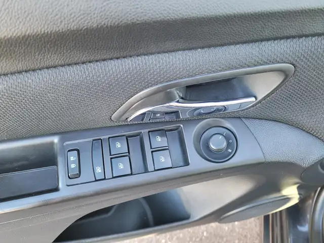 2015 Chevrolet Cruze 1LT | No Accidents Reported - Photo 25