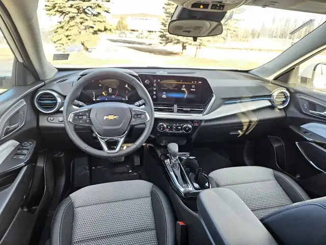 2026 Chevrolet Trax LT Safety Assist Adaptive Cruise - Photo 2