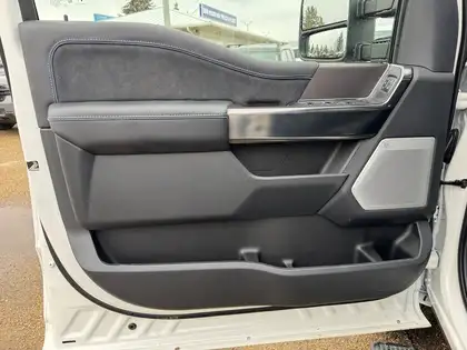 2026 Ford F-350 PLATINUM w/FX4, 5th WHL PREP, MNRF & 2KW PRO PWR - Photo 8