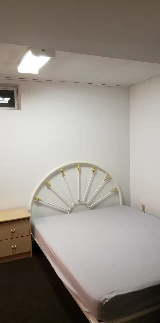 1 Bedroom Basement near Square One - Female  only (May 1st) - Photo 6