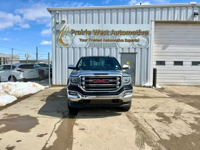 2016 GMC Sierra 1500 Crew Cab SLT 5.3L V8 - No Reported Accident - Photo 2