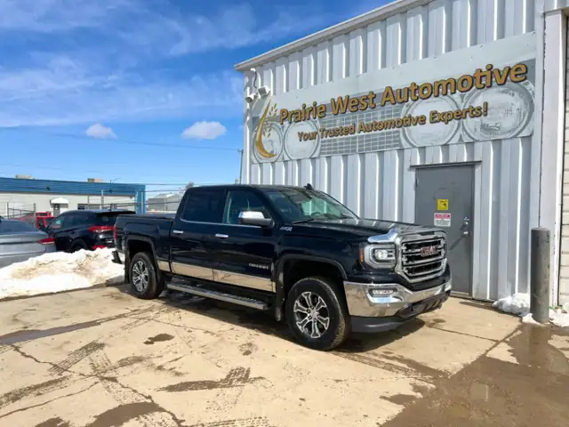 2016 GMC Sierra 1500 Crew Cab SLT 5.3L V8 - No Reported Accident - Photo 3