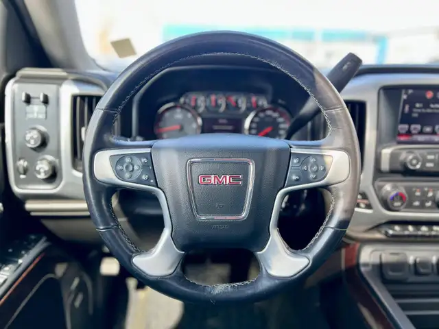 2016 GMC Sierra 1500 Crew Cab SLT 5.3L V8 - No Reported Accident - Photo 10