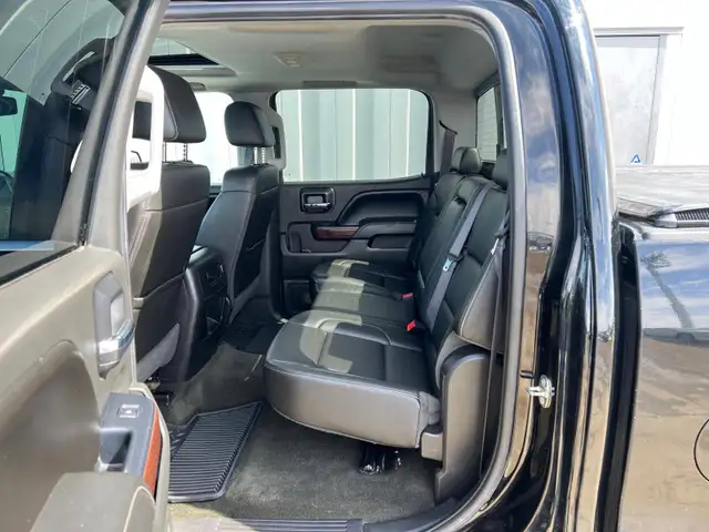 2016 GMC Sierra 1500 Crew Cab SLT 5.3L V8 - No Reported Accident - Photo 13