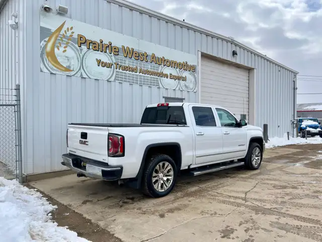 2017 GMC Sierra 1500 SLT Crew Cab 6.2L V8 - Photo 5