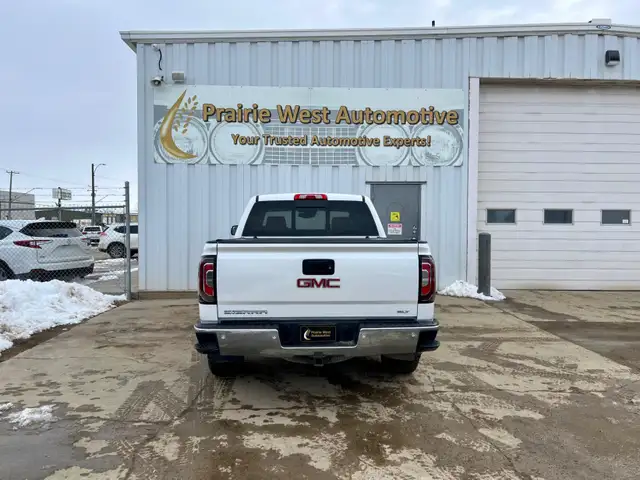 2017 GMC Sierra 1500 SLT Crew Cab 6.2L V8 - Photo 6