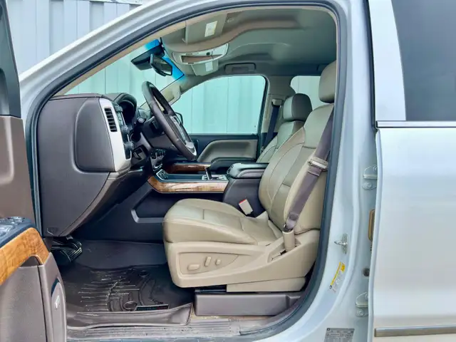 2017 GMC Sierra 1500 SLT Crew Cab 6.2L V8 - Photo 11