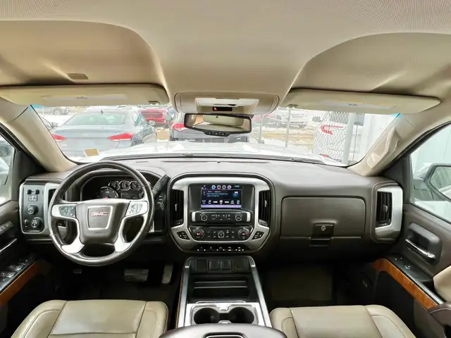 2017 GMC Sierra 1500 SLT Crew Cab 6.2L V8 - Photo 12