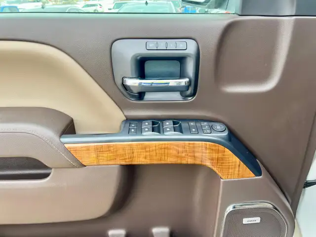 2017 GMC Sierra 1500 SLT Crew Cab 6.2L V8 - Photo 21