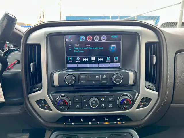 2017 GMC Sierra 1500 SLT Crew Cab 6.2L V8 - Photo 22