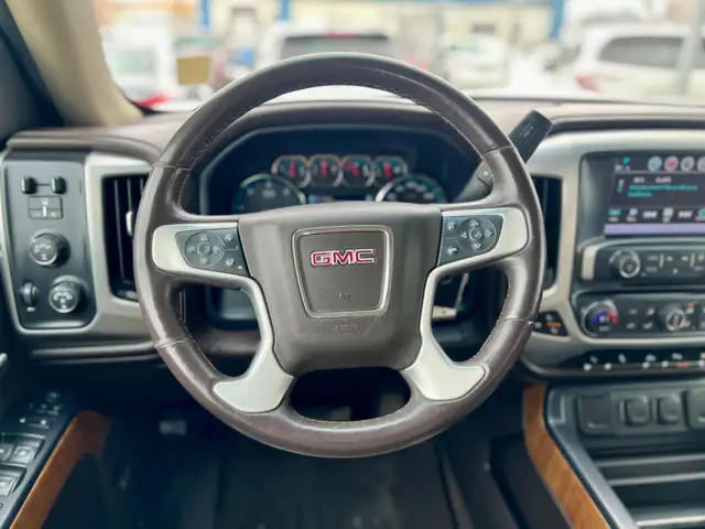 2017 GMC Sierra 1500 SLT Crew Cab 6.2L V8 - Photo 24