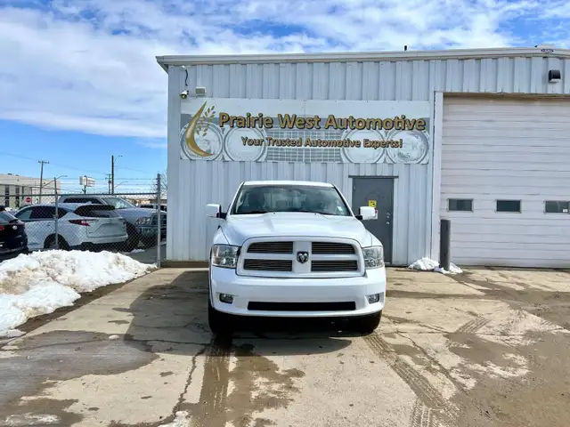 2010 Dodge Ram 1500 Laramie Crew Cab 5.7L V8 - Photo 2