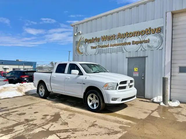 2010 Dodge Ram 1500 Laramie Crew Cab 5.7L V8 - Photo 3
