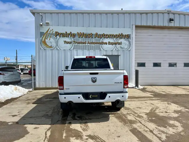 2010 Dodge Ram 1500 Laramie Crew Cab 5.7L V8 - Photo 6
