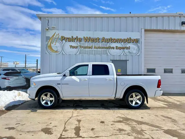 2010 Dodge Ram 1500 Laramie Crew Cab 5.7L V8 - Photo 8