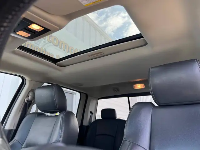 2010 Dodge Ram 1500 Laramie Crew Cab 5.7L V8 - Photo 12