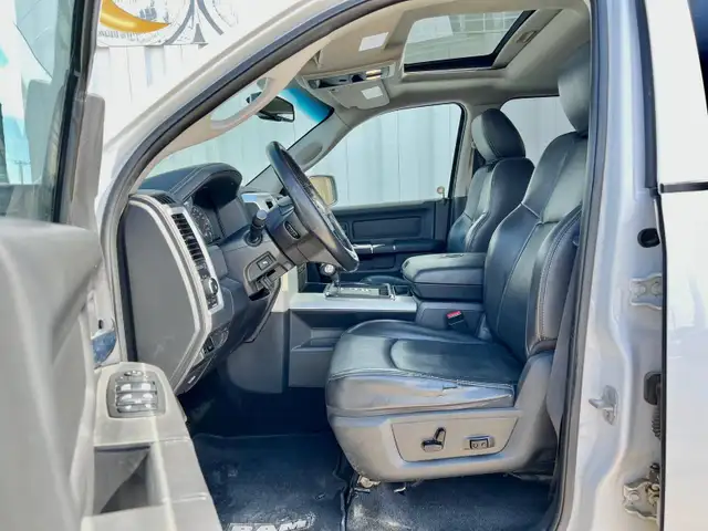 2010 Dodge Ram 1500 Laramie Crew Cab 5.7L V8 - Photo 13