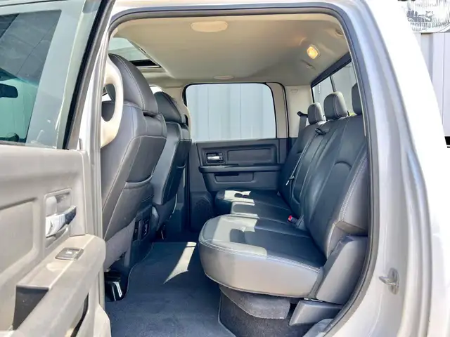 2010 Dodge Ram 1500 Laramie Crew Cab 5.7L V8 - Photo 14