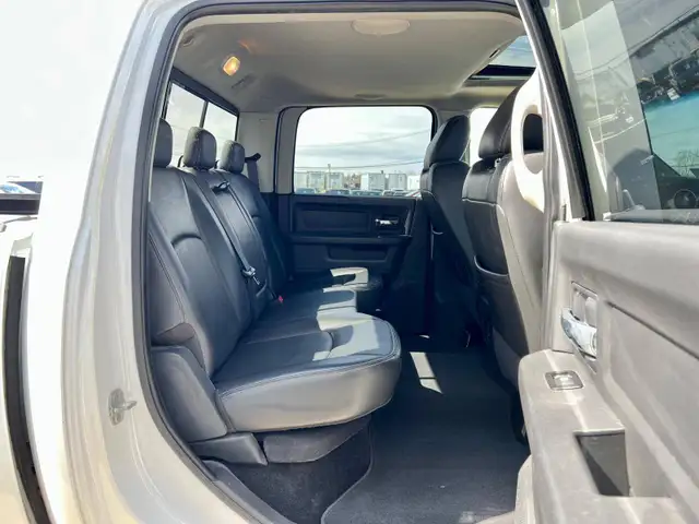 2010 Dodge Ram 1500 Laramie Crew Cab 5.7L V8 - Photo 15