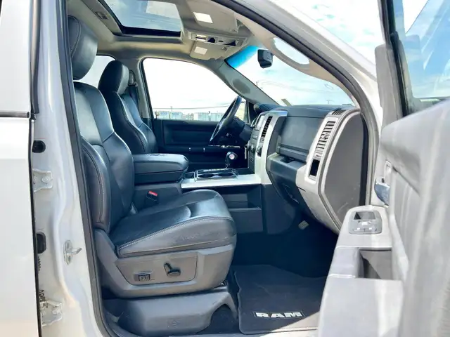 2010 Dodge Ram 1500 Laramie Crew Cab 5.7L V8 - Photo 16