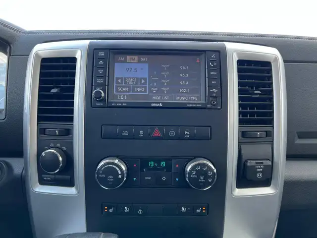 2010 Dodge Ram 1500 Laramie Crew Cab 5.7L V8 - Photo 22