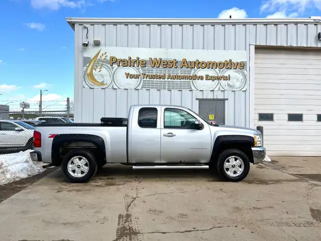2012 Chevrolet Silverado 1500 Extended Cab 5.3L V8 - Photo 4