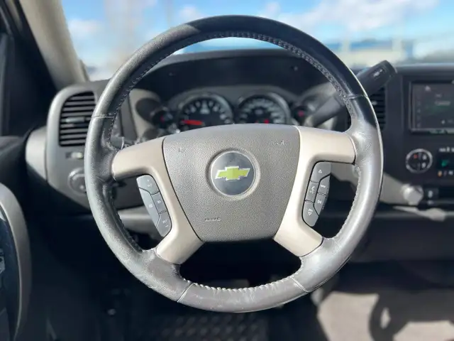 2012 Chevrolet Silverado 1500 Extended Cab 5.3L V8 - Photo 10