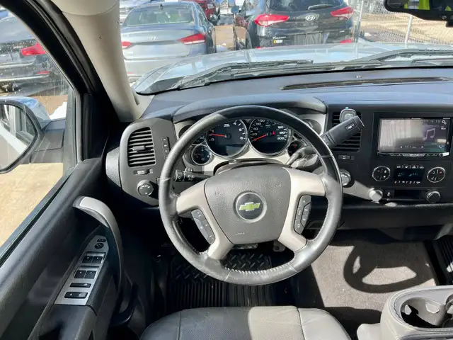 2012 Chevrolet Silverado 1500 Extended Cab 5.3L V8 - Photo 11