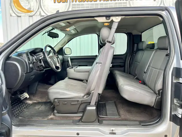 2012 Chevrolet Silverado 1500 Extended Cab 5.3L V8 - Photo 14