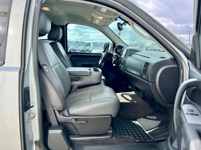 2012 Chevrolet Silverado 1500 Extended Cab 5.3L V8 - Photo 16