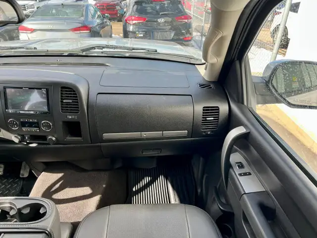 2012 Chevrolet Silverado 1500 Extended Cab 5.3L V8 - Photo 19