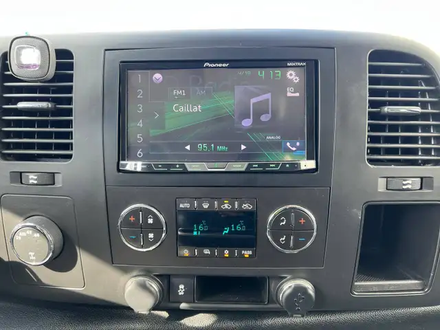 2012 Chevrolet Silverado 1500 Extended Cab 5.3L V8 - Photo 20