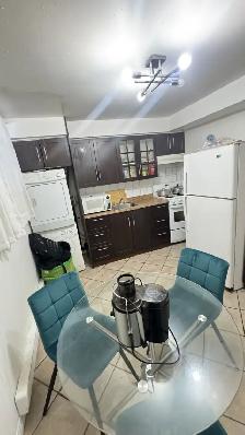 Lasalle: Beau 3 1/2 semi sous-sol, 4 électros inclu,Juillet